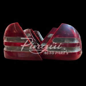 Par de faros traseros W203 del 01 / 07 (usados)